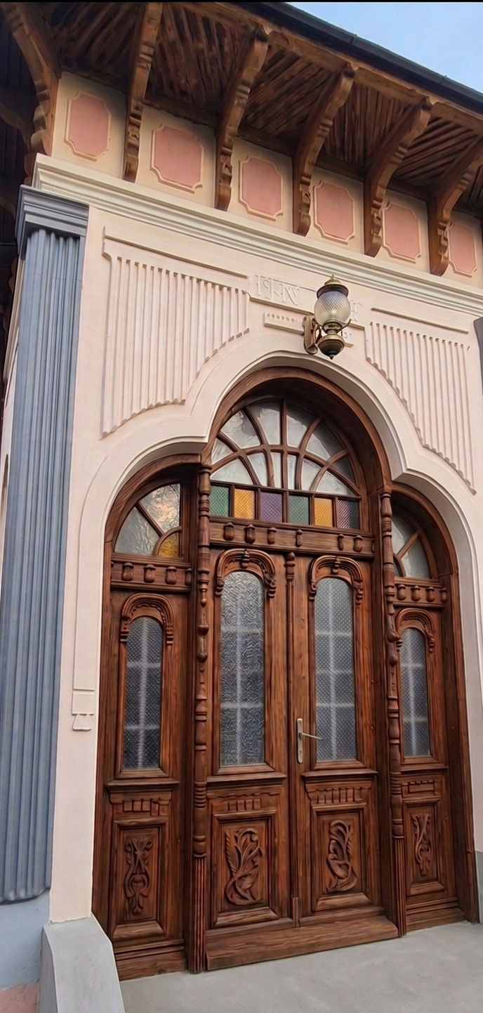 Conacul în curs de renovare